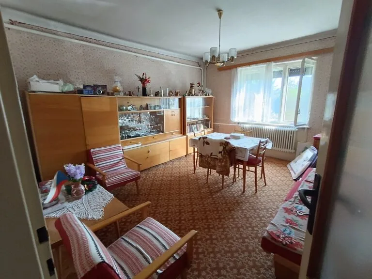 2dce0027-3141-4cc2-b147-ee675c3c7ef8