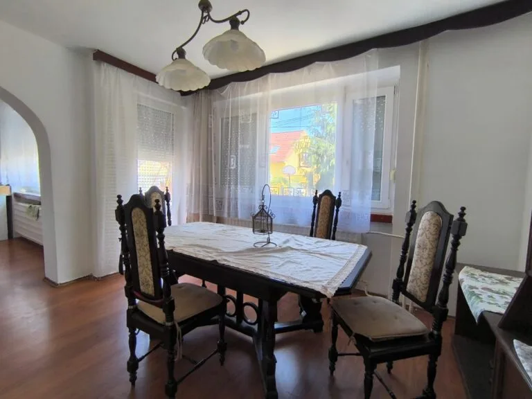 6ebc6a82-07d8-419d-b6b9-f4826d97146f