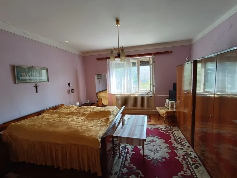 7b022f94-fc20-4b06-9c70-165cb92de322