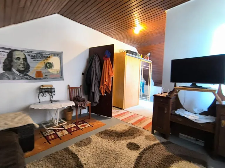 ef91610b-141b-4bbf-86f1-c4a17c1237b3